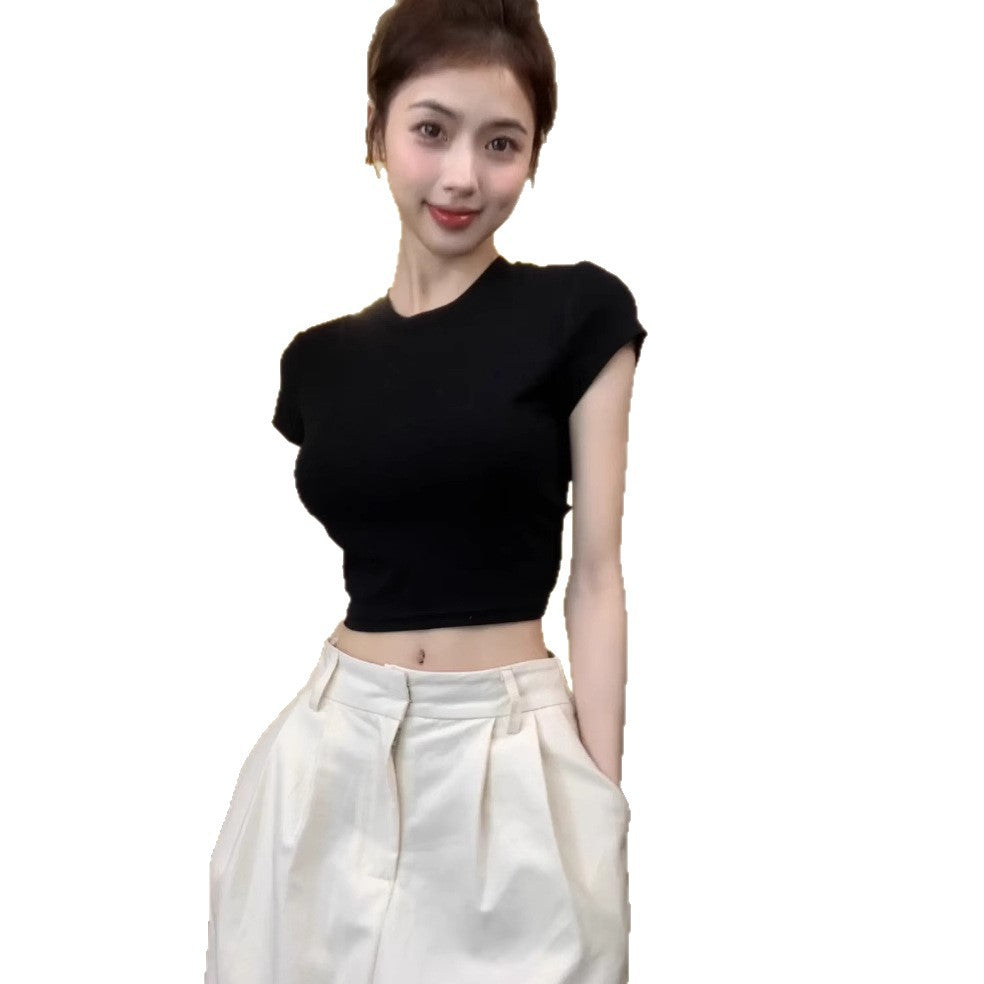Kvinnors crop top med en åtsittande skärning och elastiskt material-Eva Jonsson