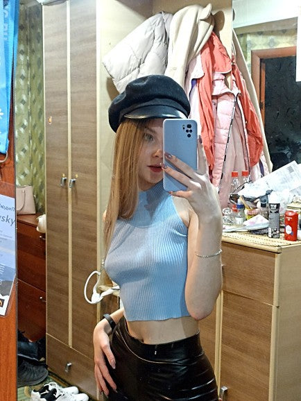 Kvinnors crop top med hög krage och ribbad textur Mirla-Eva Jonsson
