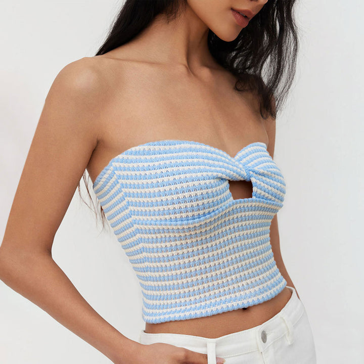 Kvinnors crop top med öppen rygg och dekorativ slits Mirla-Eva Jonsson