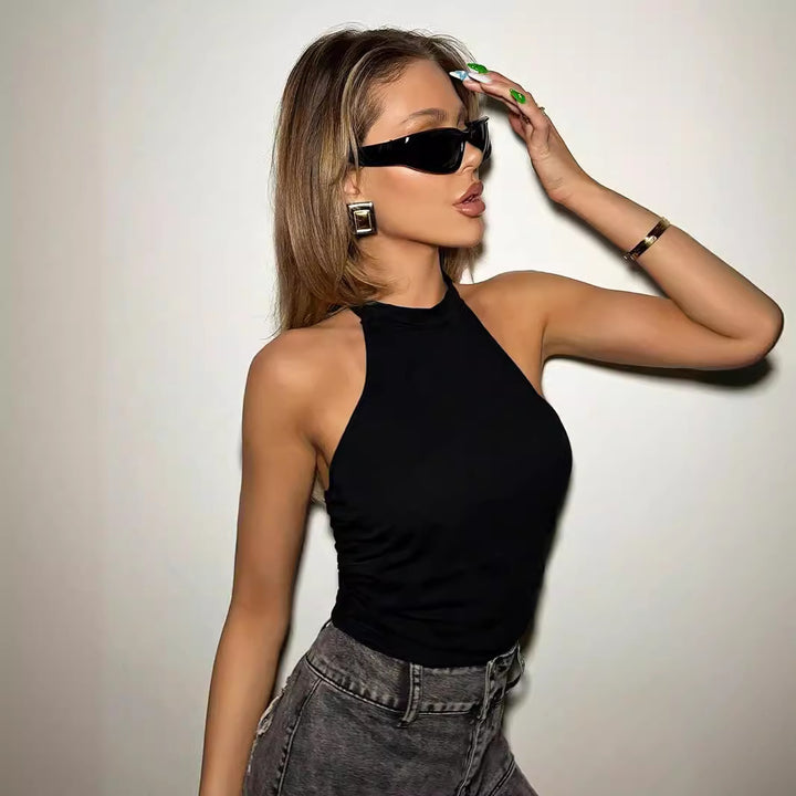 Kvinnors crop top med trendig halter-design och åtsittande silhuett Mirla-Eva Jonsson