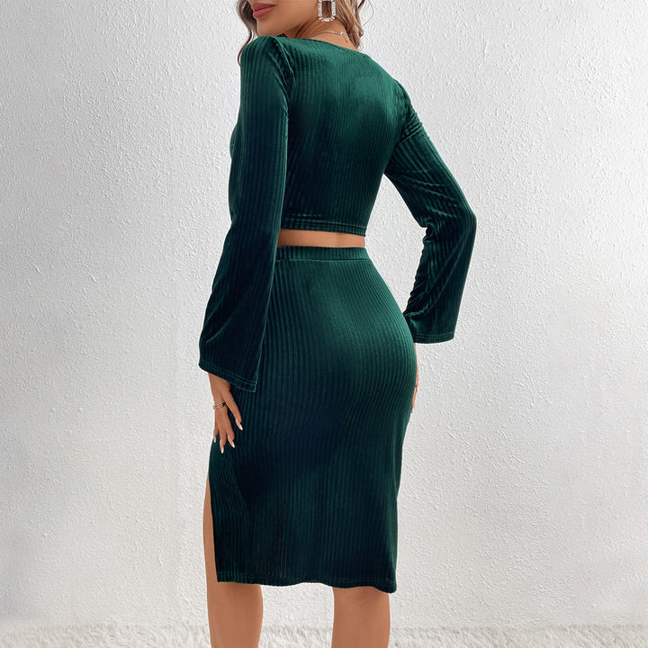 Kvinnors crop top och kjolset med volangdetaljer och elegant drapering Mirla-Eva Jonsson