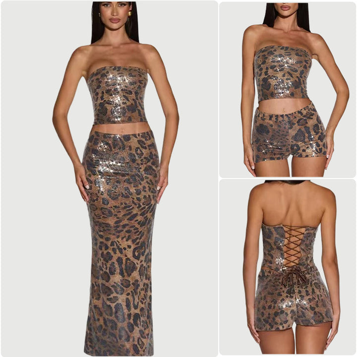 Kvinnors crop top och shorts set i leopardmönster med glittrande accenter Mirla-Eva Jonsson