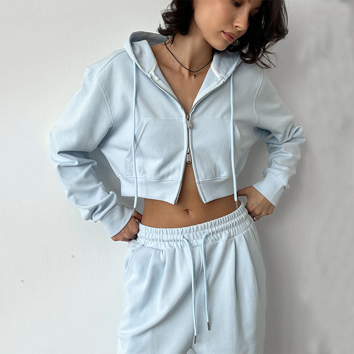 Kvinnors cropped hoodie och lösa joggingbyxor i minimalistisk design-Eva Jonsson