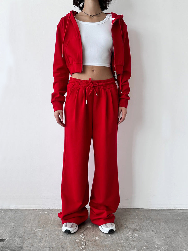 Kvinnors cropped hoodie och lösa joggingbyxor i minimalistisk design-Eva Jonsson