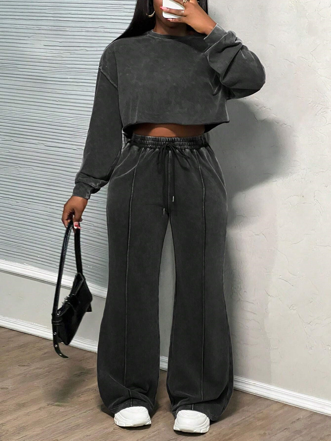 Kvinnors cropped loungewear-set med vida byxor och hög midja Mirla-Eva Jonsson