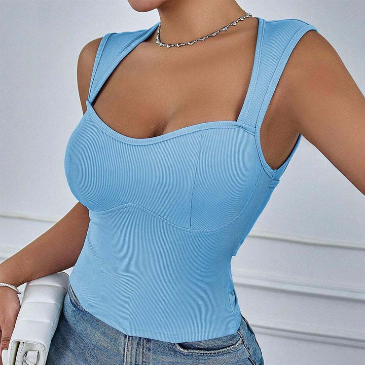 Kvinnors cropped top med moderiktig ribbad design och smala axelband Mirla-Eva Jonsson