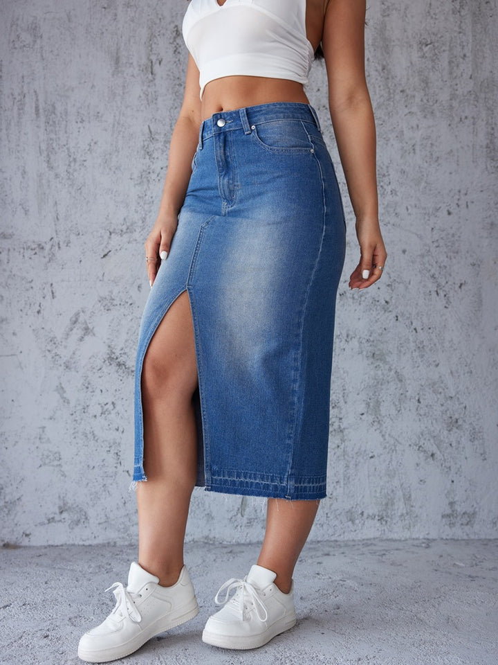 Kvinnors denim midi kjol med hög slits och skräddarsydd passform Mirla-Eva Jonsson