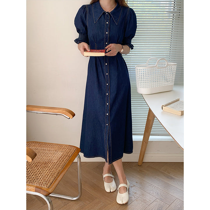 Kvinnors denim midi klänning med voluminösa ärmar och knappdetaljer Mirla-Eva Jonsson