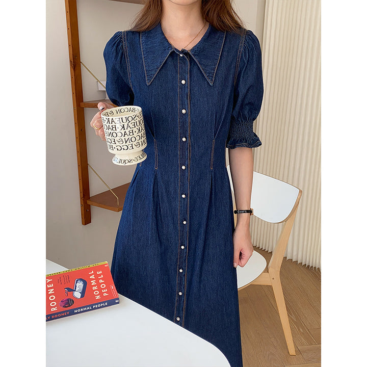 Kvinnors denim midi klänning med voluminösa ärmar och knappdetaljer Mirla-Eva Jonsson