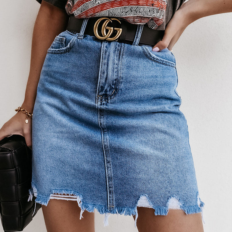 Kvinnors denim mini kjolar i vintage stil med fransad fåll Mirla-Eva Jonsson