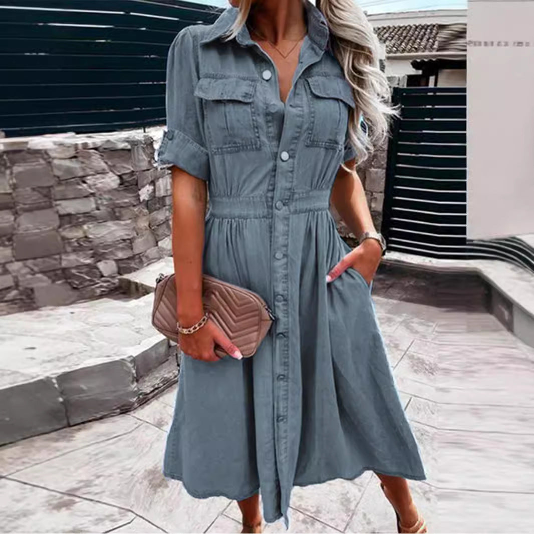 Kvinnors denim skjortklänning med praktiska fickor och elegant midja Mirla-Eva Jonsson