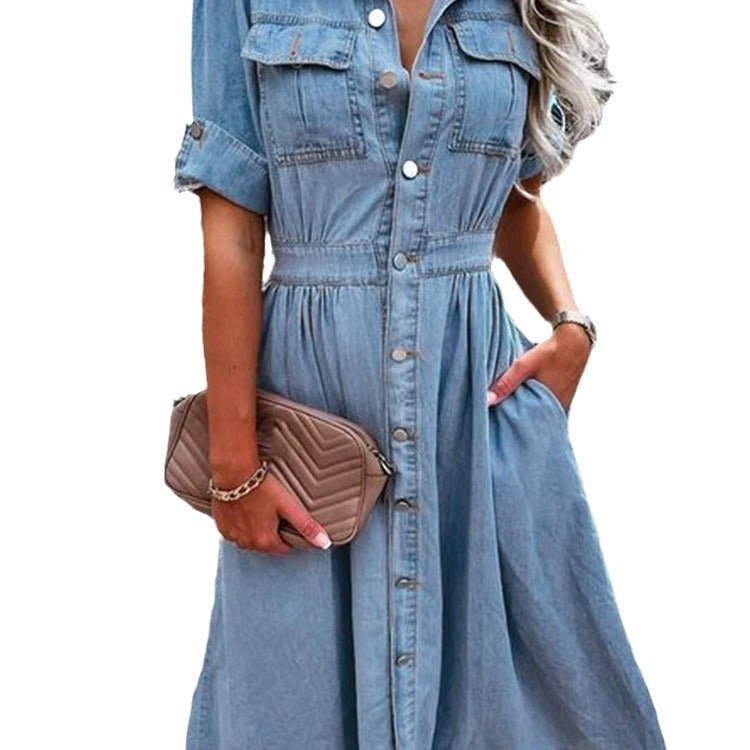 Kvinnors denim skjortklänning med praktiska fickor och elegant midja Mirla-Eva Jonsson