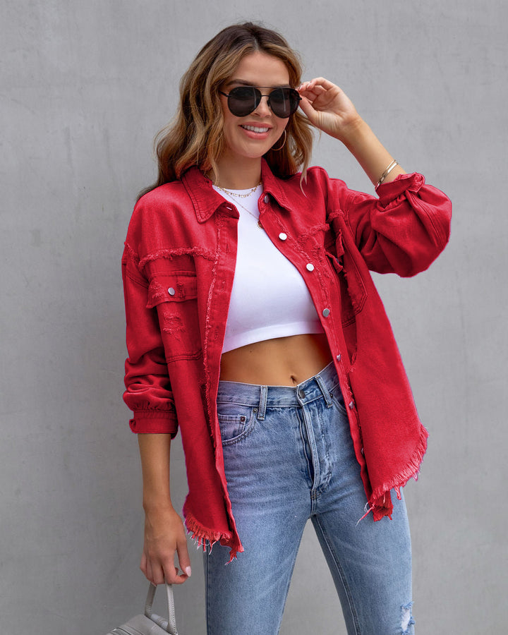 Kvinnors denimjacka i en avslappnad oversized passform med fransiga detaljer Mirla-Eva Jonsson