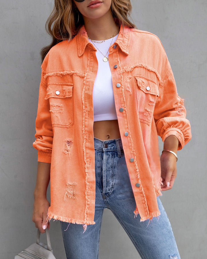 Kvinnors denimjacka i en avslappnad oversized passform med fransiga detaljer Mirla-Eva Jonsson