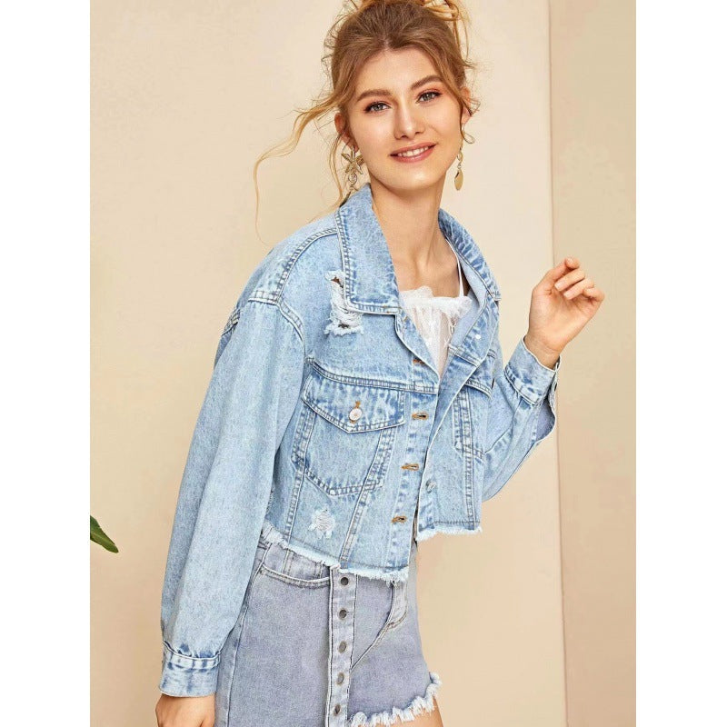 Kvinnors denimjacka med stiliga slitna detaljer Mirla-Eva Jonsson
