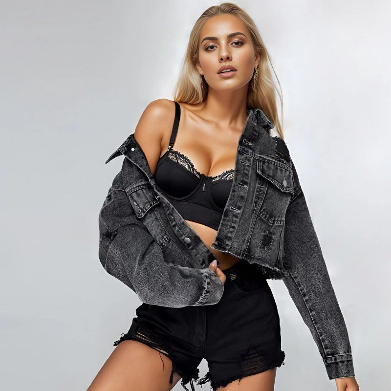 Kvinnors denimjacka med stiliga slitna detaljer Mirla-Eva Jonsson