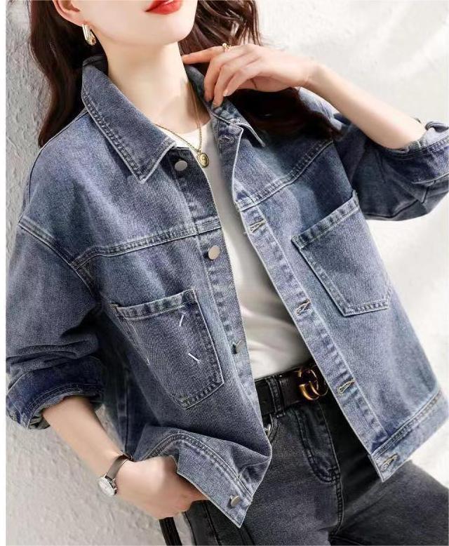 Kvinnors denimjacka med trendig oversized passform Mirla-Eva Jonsson