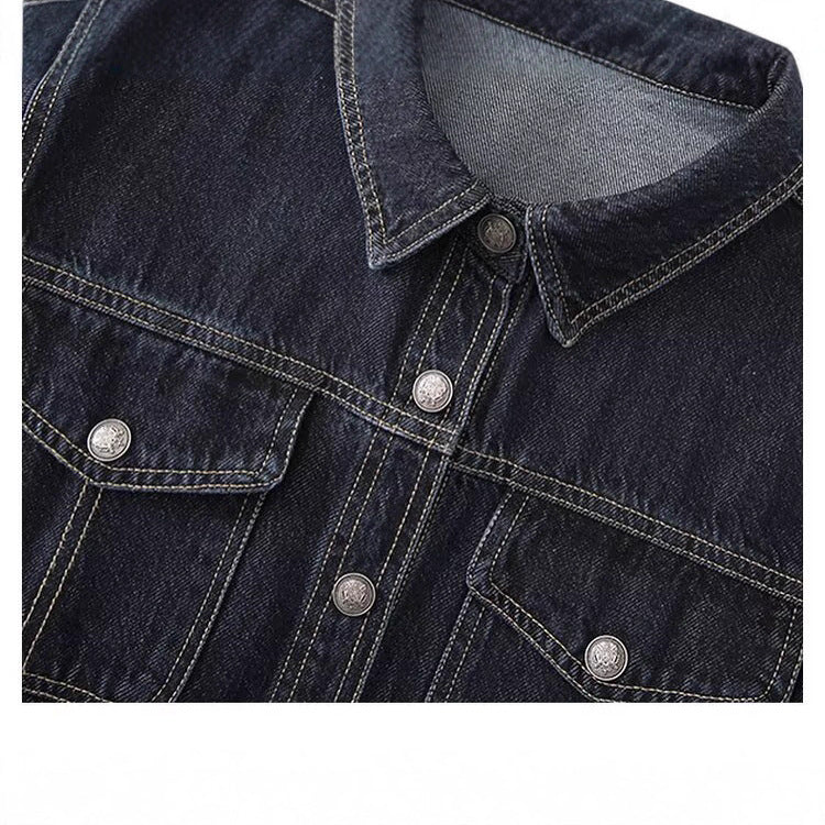 Kvinnors denimjacka med två lapplagda bröstfickor och klassisk krage Mirla-Eva Jonsson