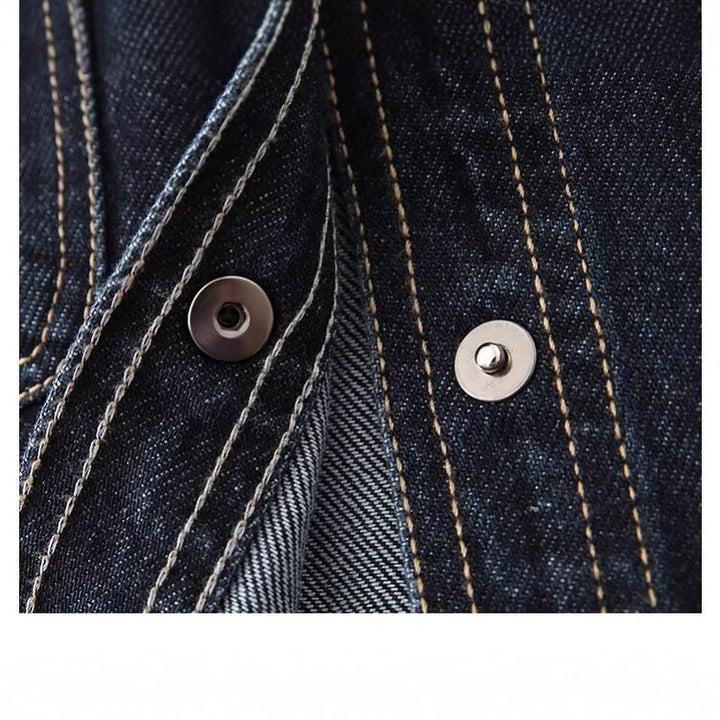 Kvinnors denimjacka med två lapplagda bröstfickor och klassisk krage Mirla-Eva Jonsson