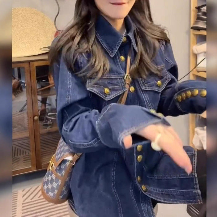 Kvinnors denimskjorta med guldknappar Mirla-Eva Jonsson