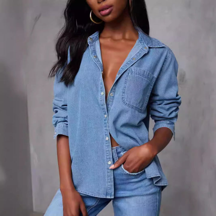 Kvinnors denimskjorta med praktisk bröstficka och modeaccent Mirla-Eva Jonsson