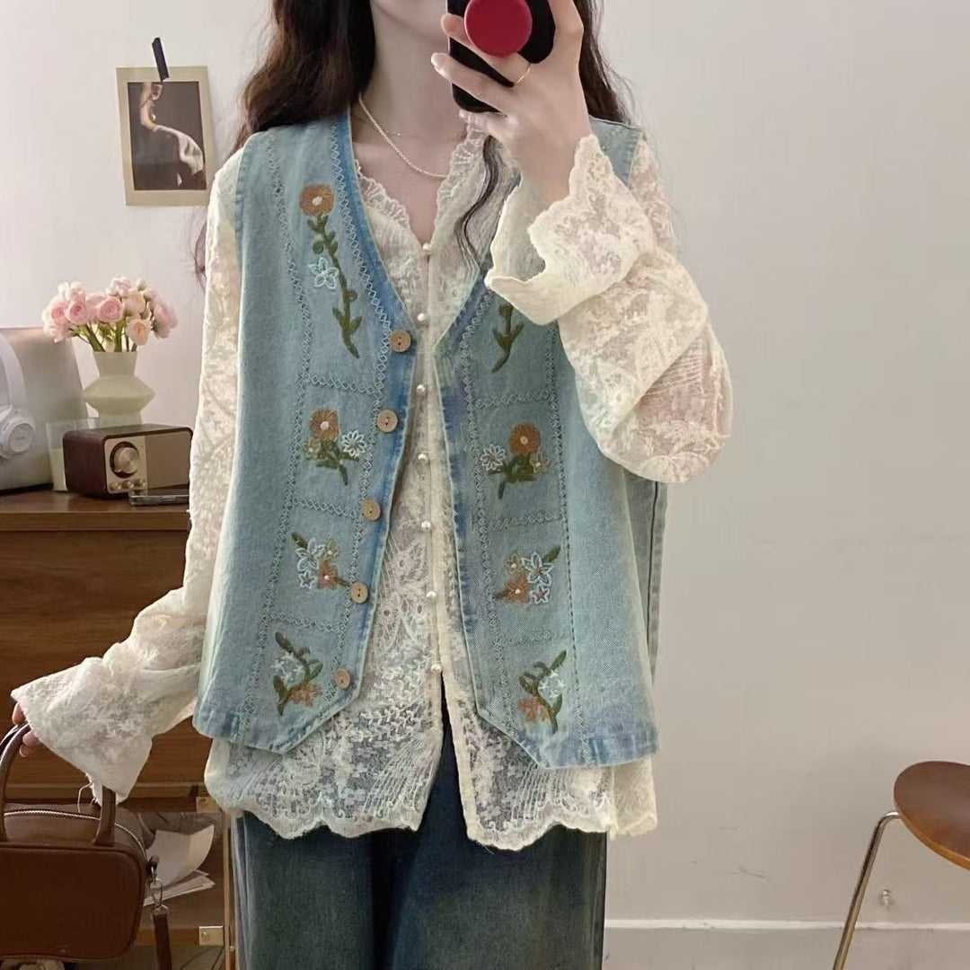 Kvinnors denimväst med blommig broderidesign Mirla-Eva Jonsson