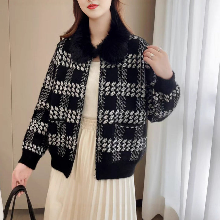 Kvinnors designer cardigan med lyxig faux fur krage Mirla-Eva Jonsson