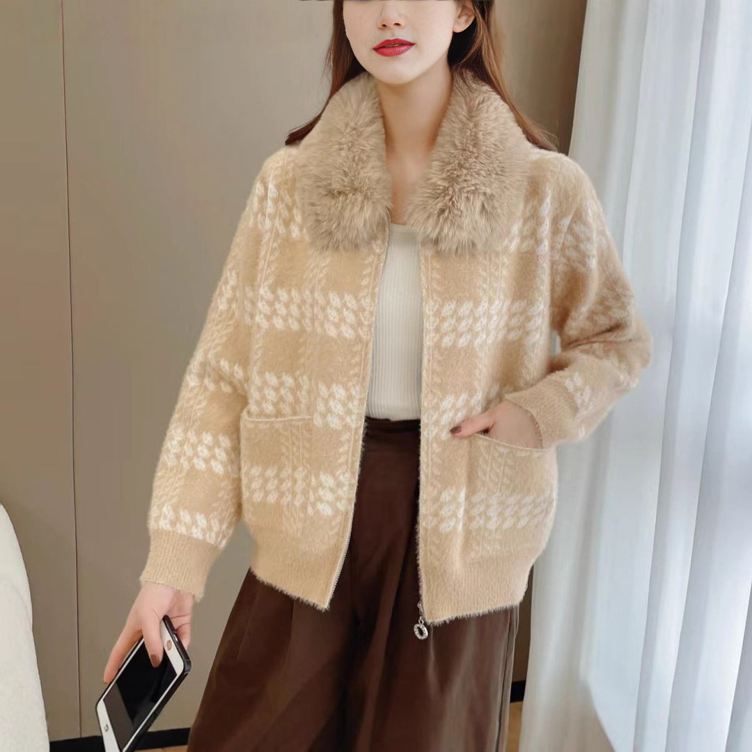 Kvinnors designer cardigan med lyxig faux fur krage Mirla-Eva Jonsson