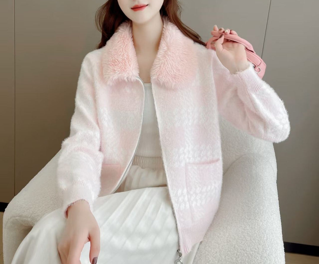 Kvinnors designer cardigan med lyxig faux fur krage Mirla-Eva Jonsson