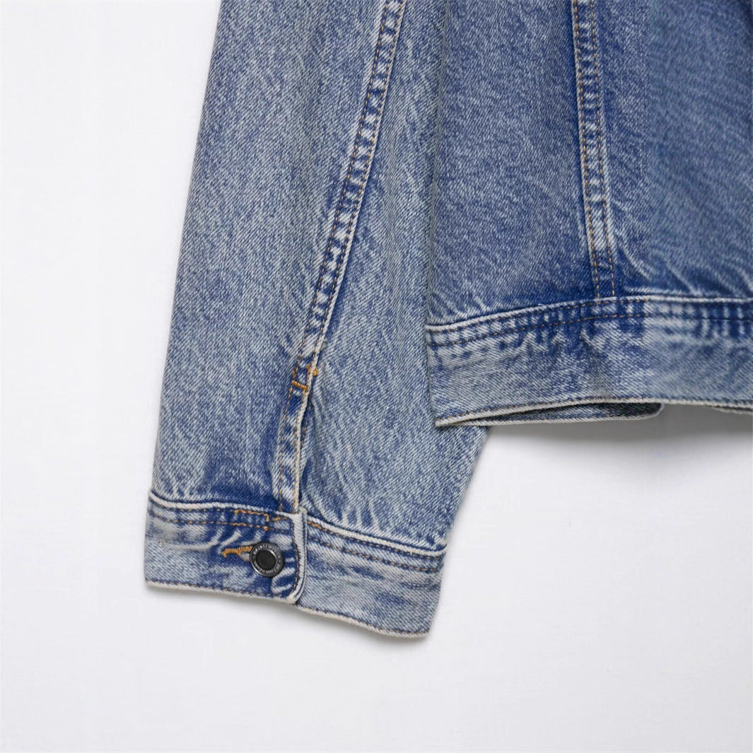 Kvinnors designer denimjacka med asymmetrisk skärning och praktiska fickor Mirla-Eva Jonsson