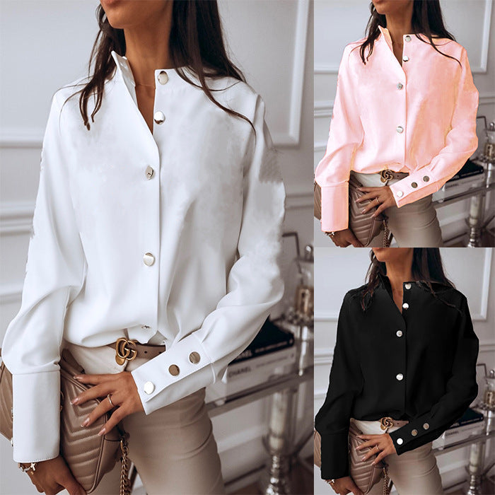 Kvinnors elegant blus med moderna knappar och avslappnad passform Mirla-Eva Jonsson