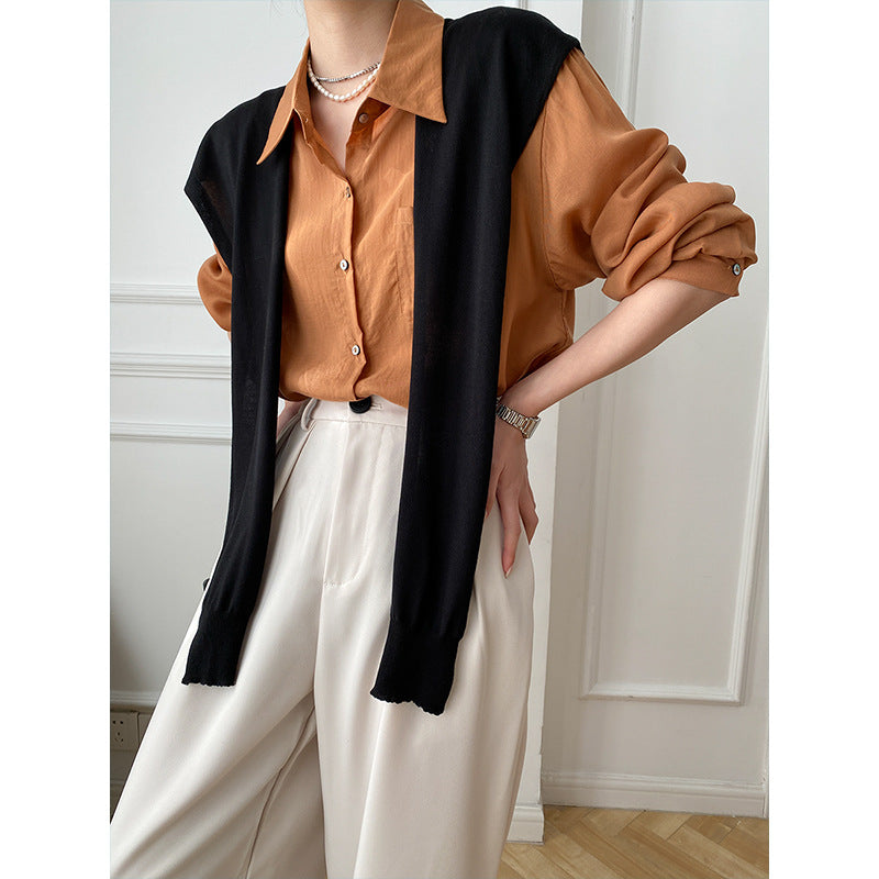 Kvinnors elegant blus med randig tröjkrage Mirla-Eva Jonsson
