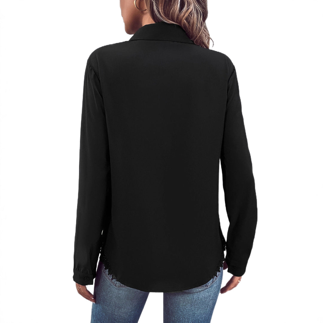 Kvinnors elegant blus med spets och knappslå Mirla-Eva Jonsson