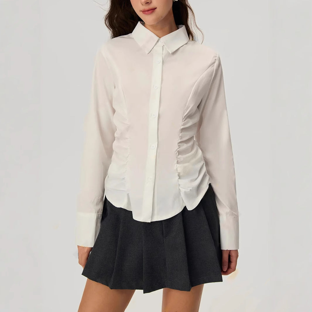 Kvinnors elegant blus med volangdetaljer Mirla-Eva Jonsson