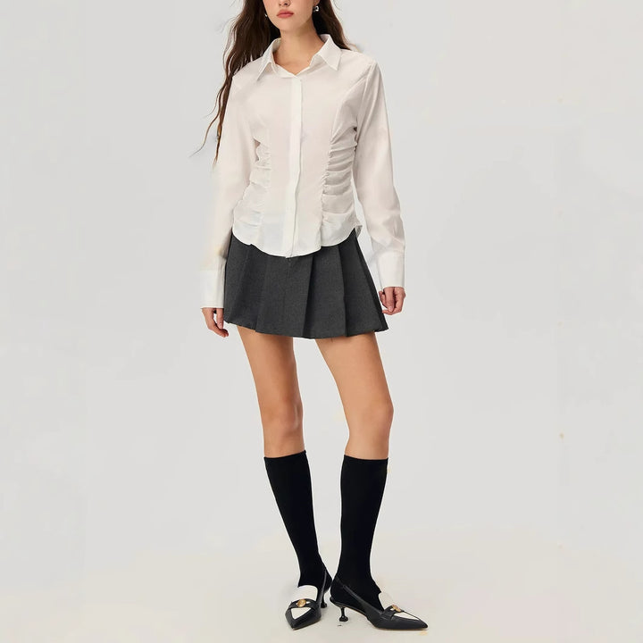 Kvinnors elegant blus med volangdetaljer Mirla-Eva Jonsson