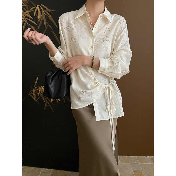 Kvinnors elegant blus skjorta med omslag design och blommönster Mirla-Eva Jonsson