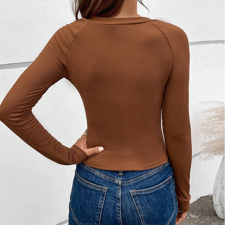 Kvinnors elegant bodysuit med modig kedjedetalj Mirla-Eva Jonsson