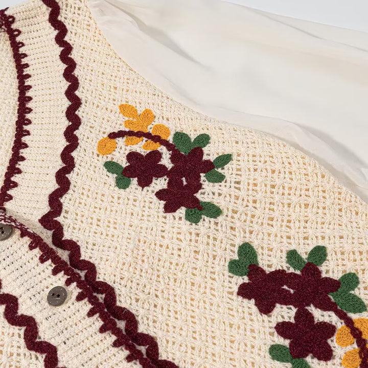 Kvinnors elegant broderad blus med luftförsvarsärmar Mirla-Eva Jonsson