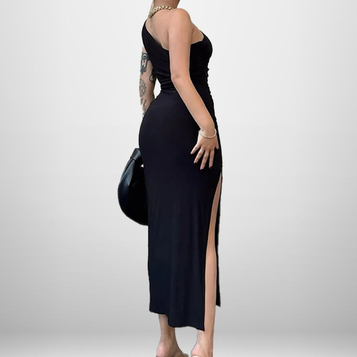 Kvinnors elegant inlindad klänning med asymmetrisk design och hög slits Mirla-Eva Jonsson