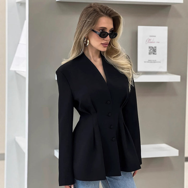 Kvinnors elegant jacka med figursydd passform och knappdetaljer Mirla-Eva Jonsson