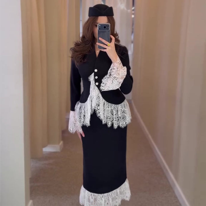 Kvinnors elegant kavaj med spetsdetaljer Mirla-Eva Jonsson