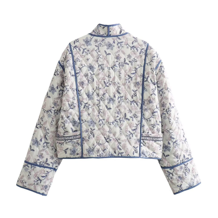 Kvinnors elegant kimono jacka i blommönster med detaljälskande accenter Mirla-Eva Jonsson