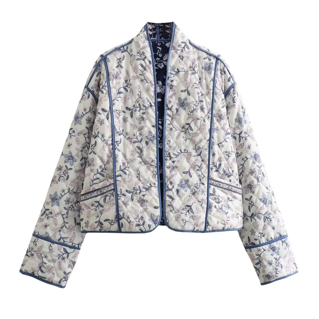 Kvinnors elegant kimono jacka i blommönster med detaljälskande accenter Mirla-Eva Jonsson