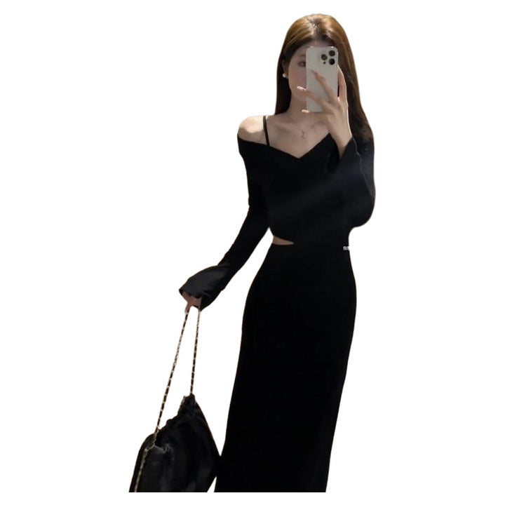 Kvinnors elegant klänning med asymmetrisk halsringning och utskuret detalj-Eva Jonsson