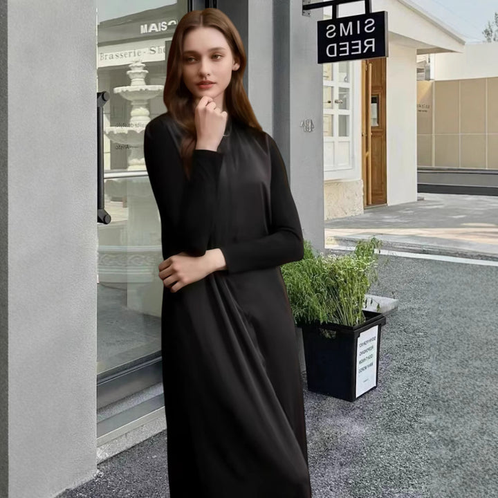 Kvinnors elegant långärmad maxi-klänning med smickrande skärning och tidlös design-Eva Jonsson