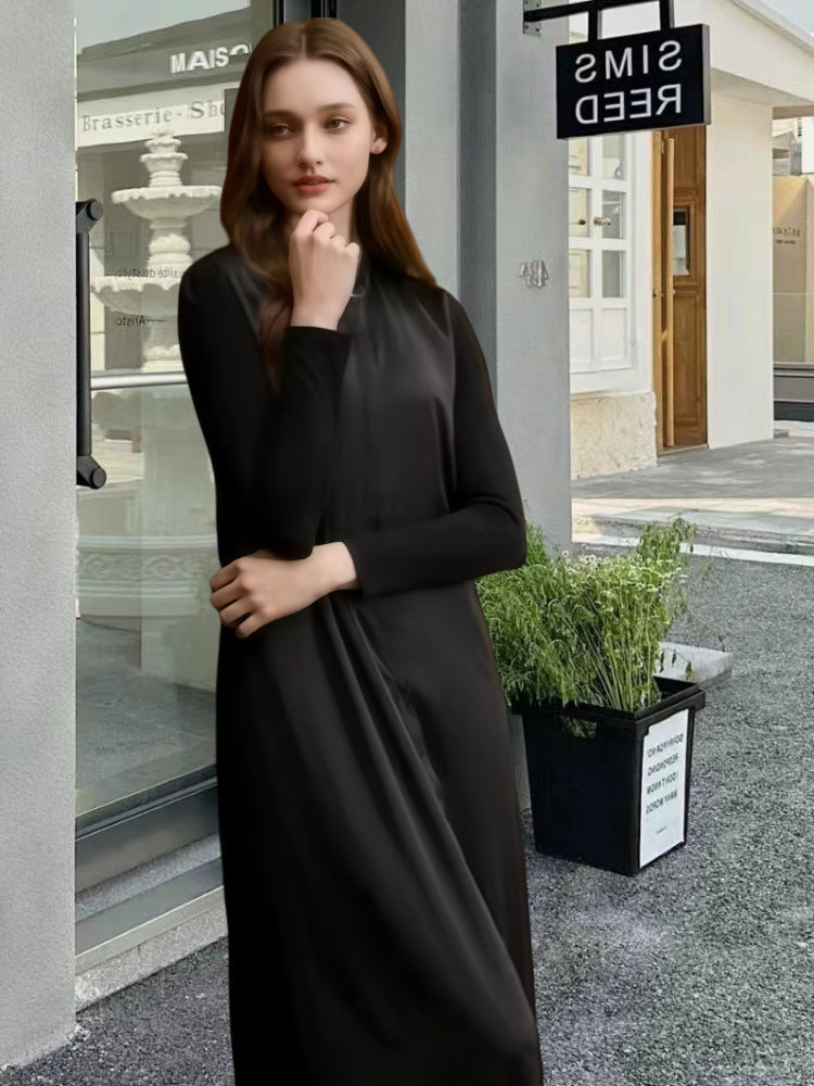 Kvinnors elegant långärmad maxi-klänning med smickrande skärning och tidlös design-Eva Jonsson