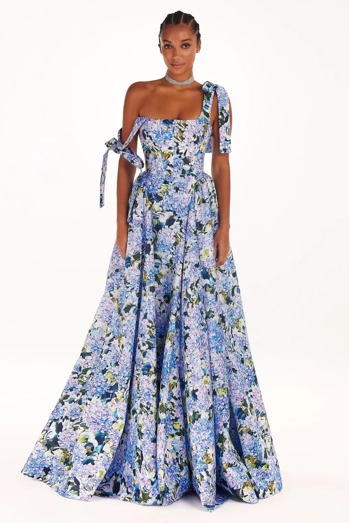 Kvinnors elegant maxi klänning med off-shoulder band och blommönster-Eva Jonsson