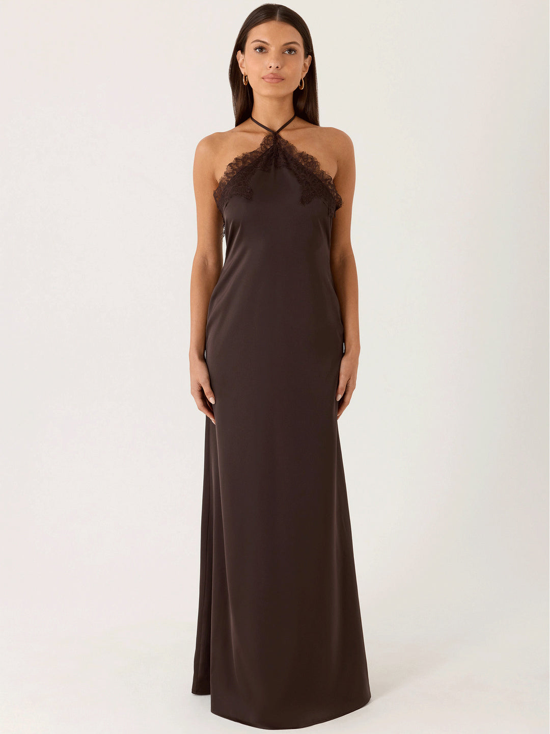 Kvinnors elegant maxi klänning med sofistikerad spets bustier och flödande tyg-Eva Jonsson