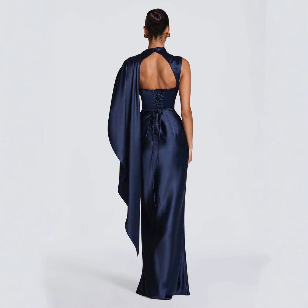 Kvinnors elegant maxiklänning med asymmetrisk topp och flödande satin-Eva Jonsson