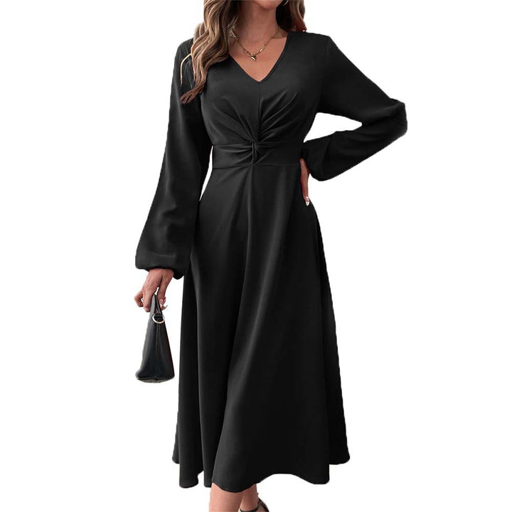 Kvinnors elegant midi-klänning med figursmickrande drapering och djup V-ringning Mirla-Eva Jonsson